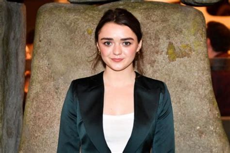 Maisie Williams Reveals What Convinced Her To Do Her First。